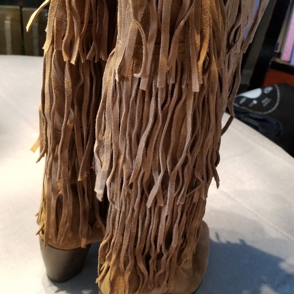 Boots - Picture 3 of 5